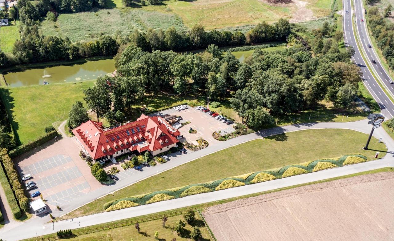 Hotel Styl 70 Pszczyna Exterior photo